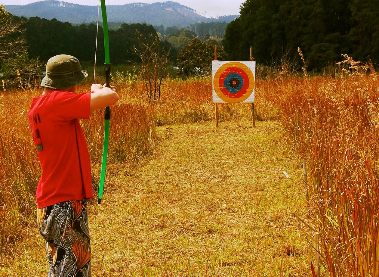 activities_0005_Archery but grass is dry 2015