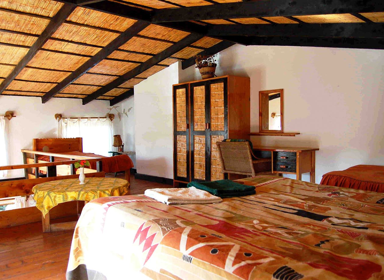 accommodation_0002_cot bed rm2