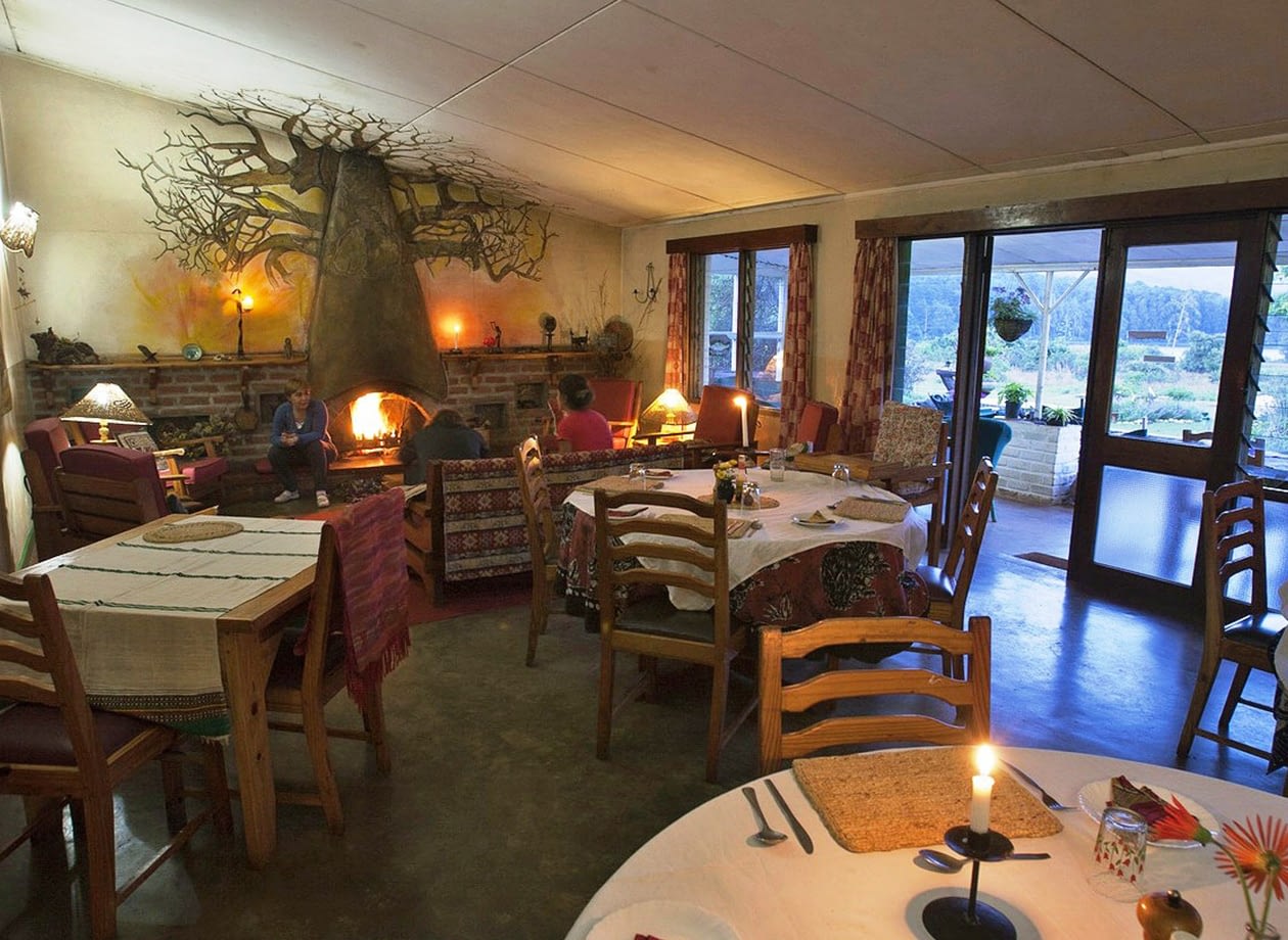 lodge-garden-large_0003_Luwawa Lodge lounge